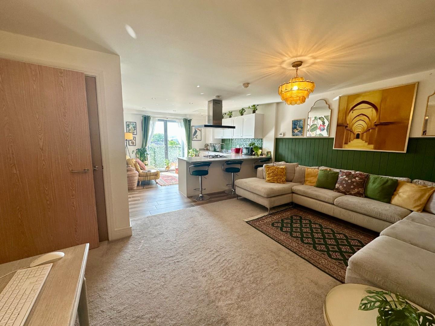 15 Marina View Image