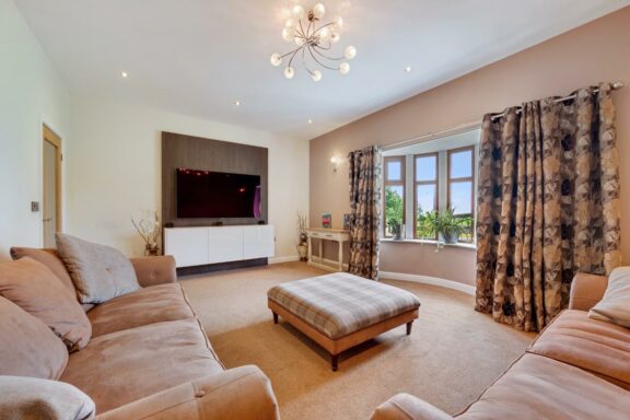 Long Hey House Image